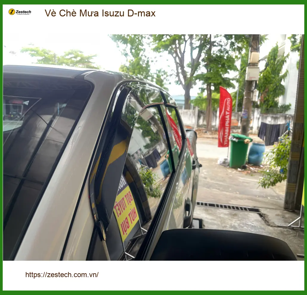 Anh Minh lắp Vè Che Mưa Isuzu D-max Quận Bình Thạnh chống hắt nước ảnh thực tế 2