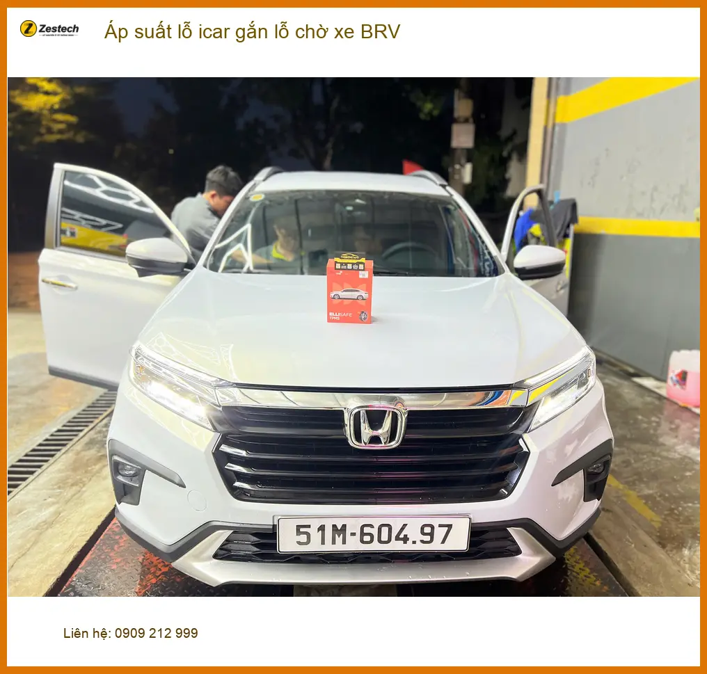 Bác Cương lắp cảm biến áp suất lốp iCar gắn lỗ chờ xe BRV Quận 9 ảnh thực tế 4