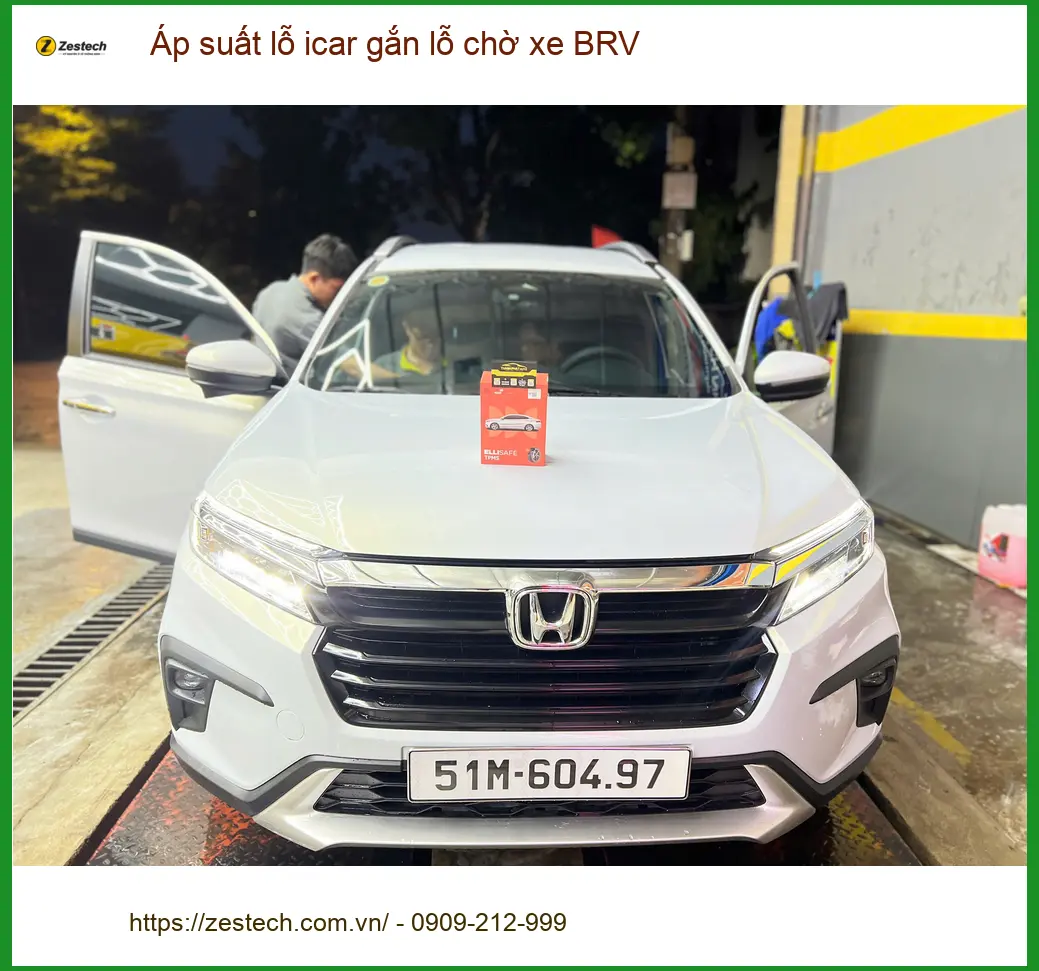 Anh Quang lắp cảm biến áp suất lốp iCar cho Honda BR-V tại Quận 7
