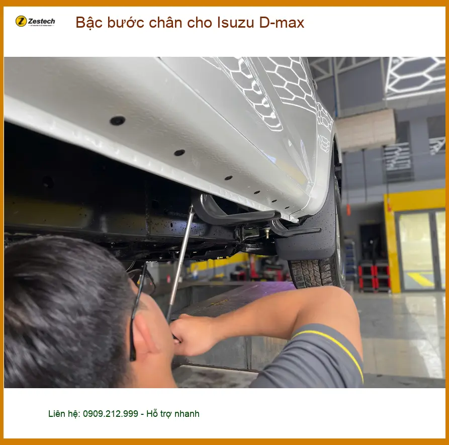 Anh Quang lắp bậc bước chân Isuzu D-max tại Quận Bình Thạnh vì xe hơi cao ảnh thực tế 3