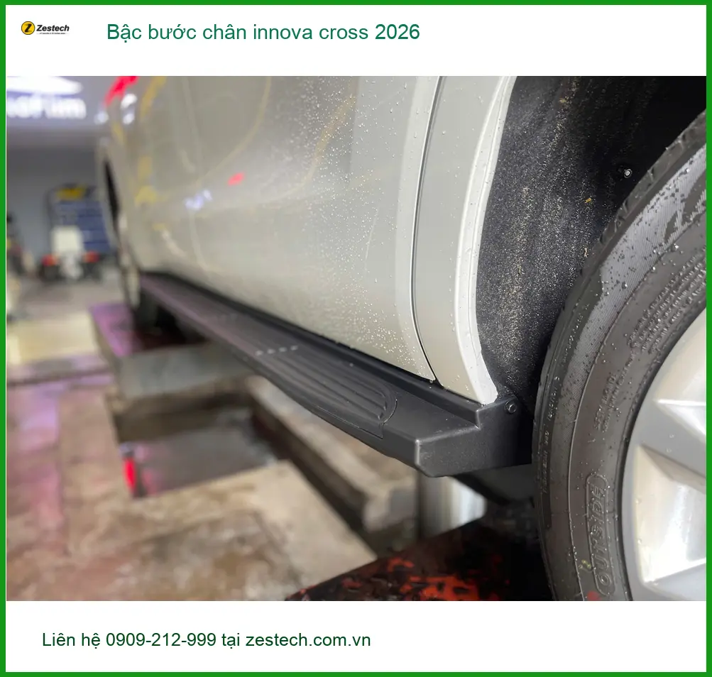 Anh Cường lắp bậc bước chân Innova Cross 2026 tại Quận Tân Bình ảnh thực tế 3