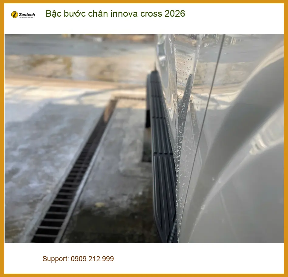 Anh Tùng lắp bậc bước chân Innova Cross 2026 chính hãng tại Quận 2 ảnh thực tế 4