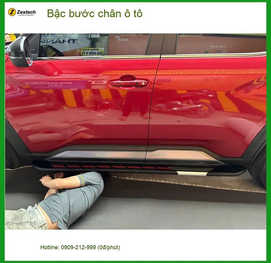 Anh Cường lắp bậc bước chân ô tô Honda CR-V tại Quận Bình Thạnh