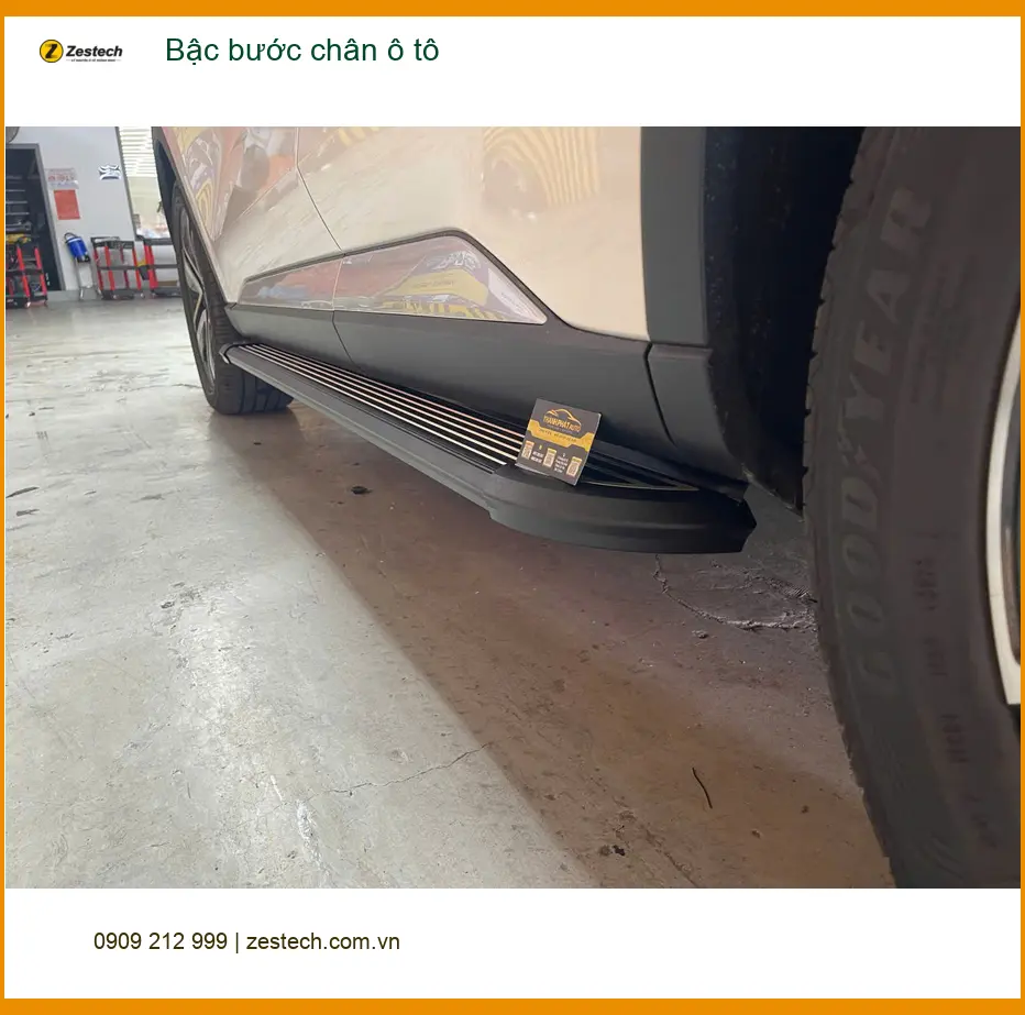 Chị Lan Anh lắp bậc bước chân ô tô cho Hyundai Santa Fe tại Quận 9 ảnh thực tế 2