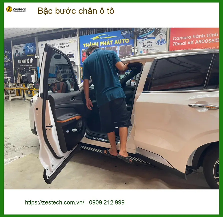 Cô Hà lắp bậc bước chân ô tô Honda CR-V tại Quận 7 để di chuyển thuận tiện hơn ảnh thực tế 2