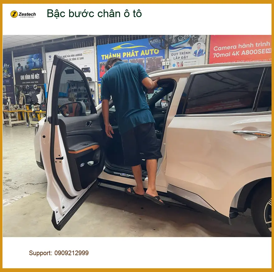 Chị Mai Anh gắn bậc bước chân ô tô Hyundai Creta Quận 2 cho con nhỏ dễ lên xuống. ảnh thực tế 4