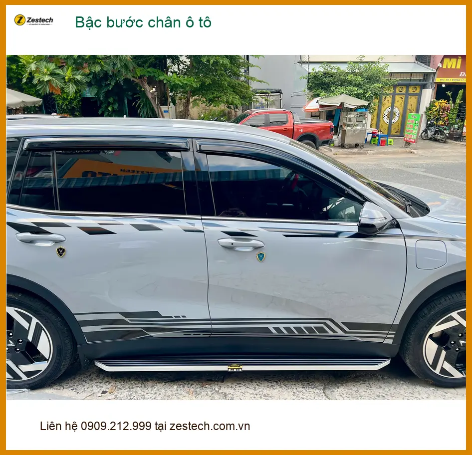 Chú Đạt lắp bậc bước chân ô tô Honda CR-V tại Quận Phú Nhuận gia đình dễ lên xuống