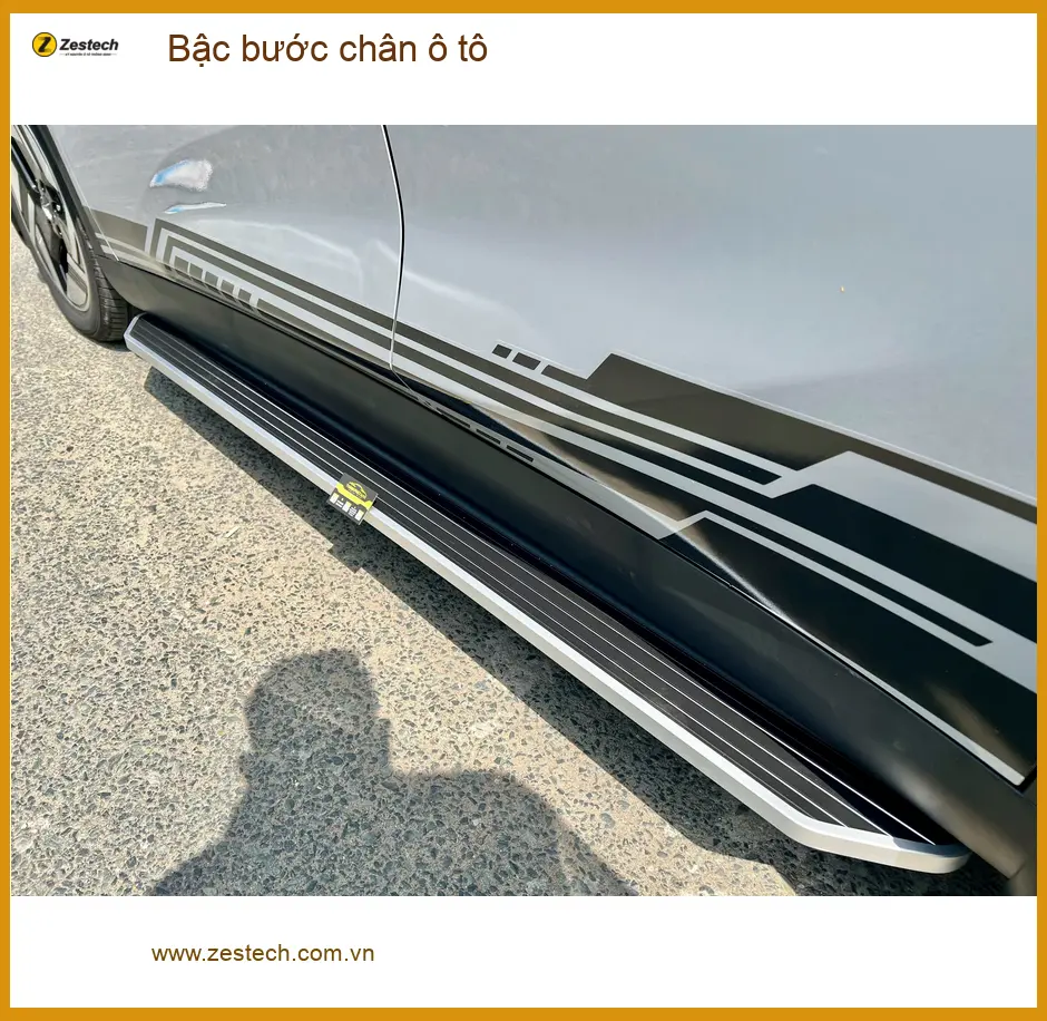 Chú Đạt lắp bậc bước chân ô tô Honda CR-V tại Quận Phú Nhuận gia đình dễ lên xuống ảnh thực tế 2