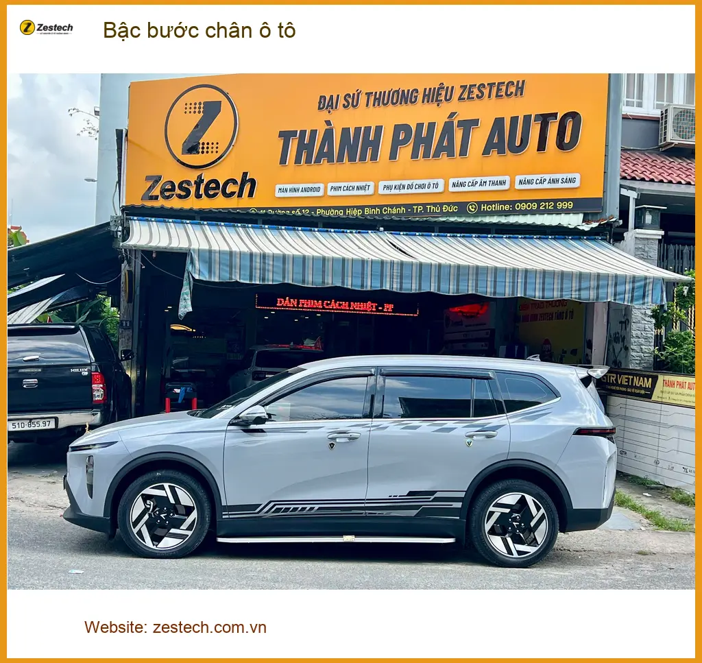 Chú Đạt lắp bậc bước chân ô tô Honda CR-V tại Quận Phú Nhuận gia đình dễ lên xuống ảnh thực tế 3