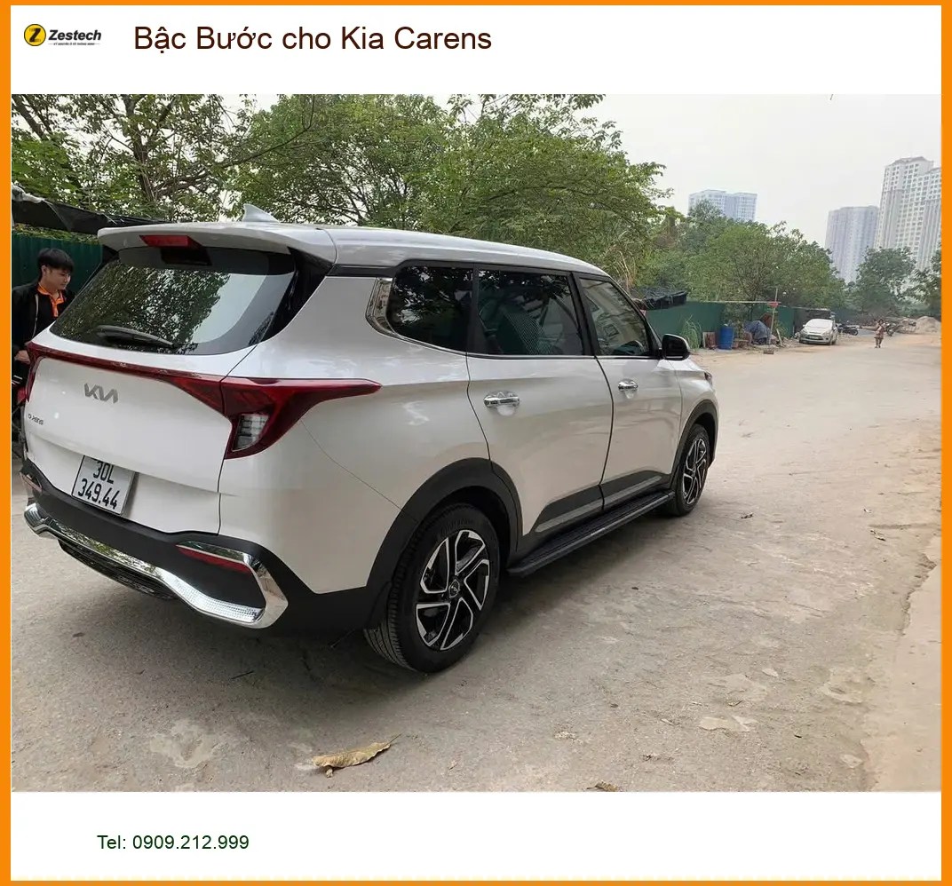 Anh Tấn lắp Bậc Bước cho Kia Carens tại Quận Gò Vấp để thuận tiện lên xuống xe ảnh thực tế 5