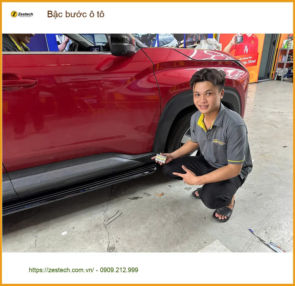 Anh Tấn lắp Bậc bước ô tô cho Hyundai Santa Fe tại Quận 12