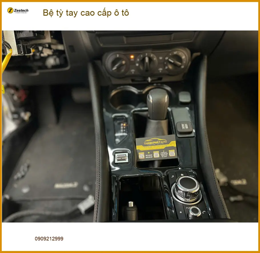 Anh Tùng lắp bệ tỳ tay cao cấp ô tô Mazda CX-5 Thủ Đức để lái xe đỡ mỏi ảnh thực tế 4