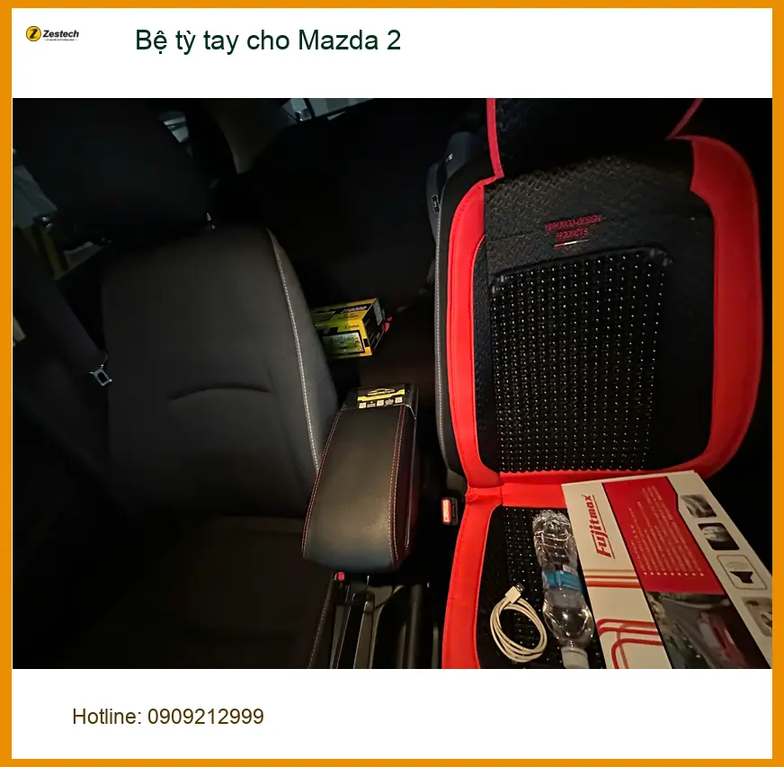 Anh Minh lắp bệ tỳ tay cho Mazda 2 tại Quận Bình Thạnh vì lái xe đường dài mỏi tay