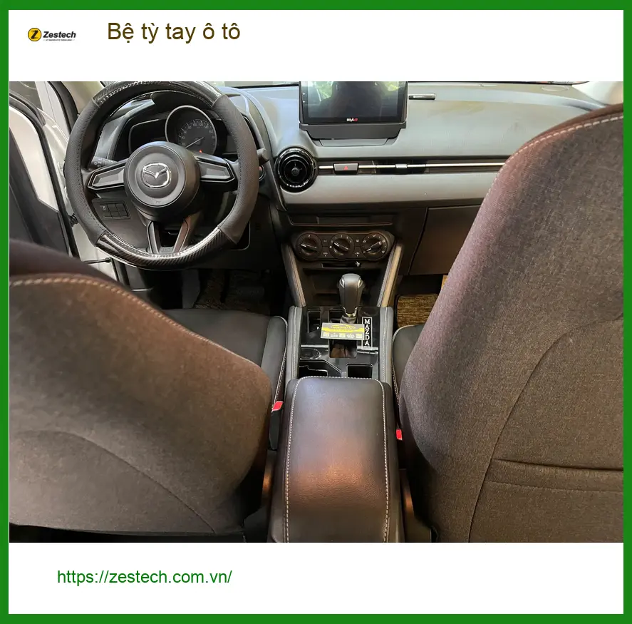 Chú Thạch lắp bệ tỳ tay ô tô Honda CRV tại Quận Tân Bình để lái xe thoải mái hơn