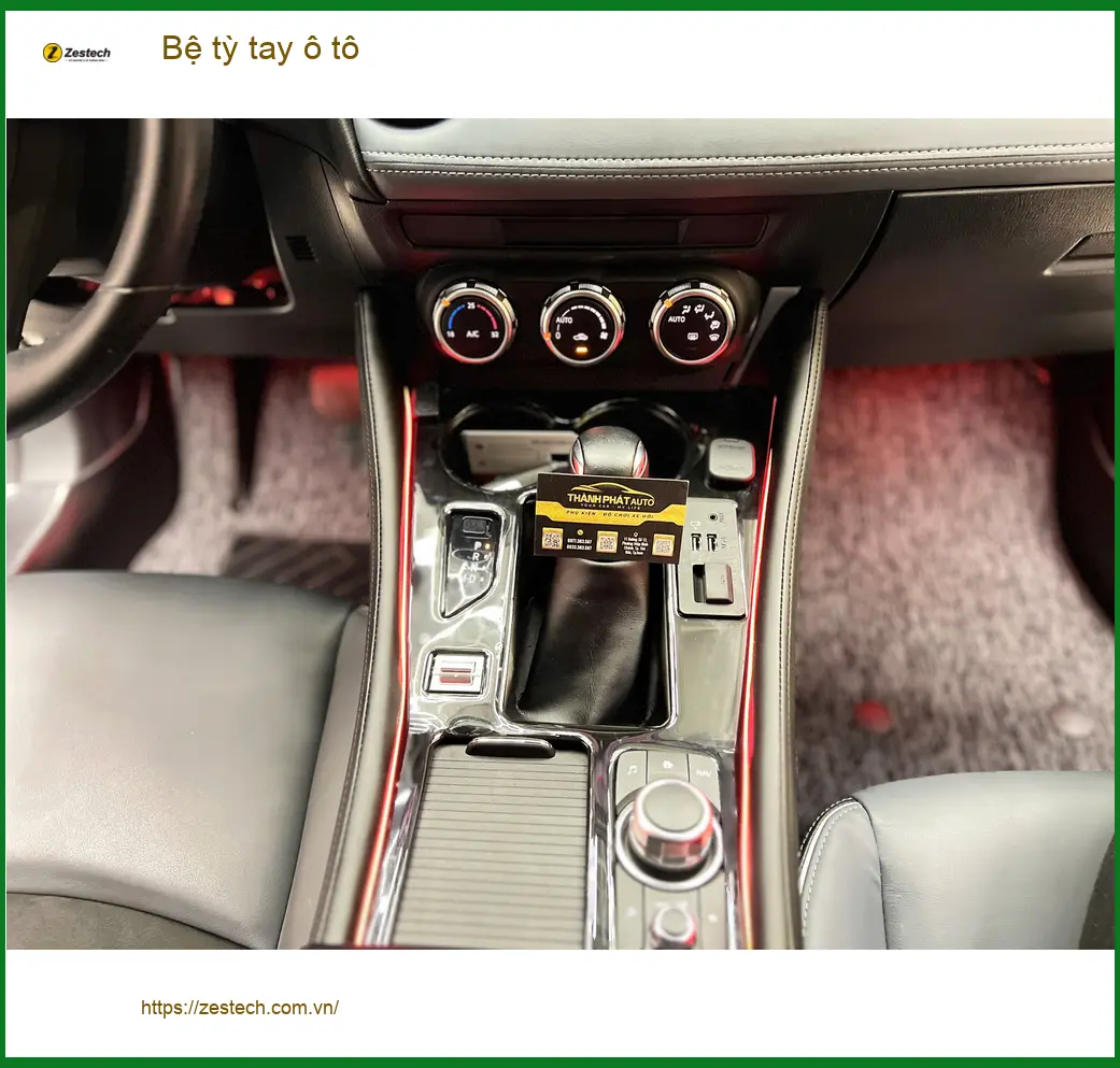 Chú Sỹ lắp bệ tỳ tay ô tô Hyundai Accent tại Quận 1 để lái xe đỡ mỏi ảnh thực tế 4
