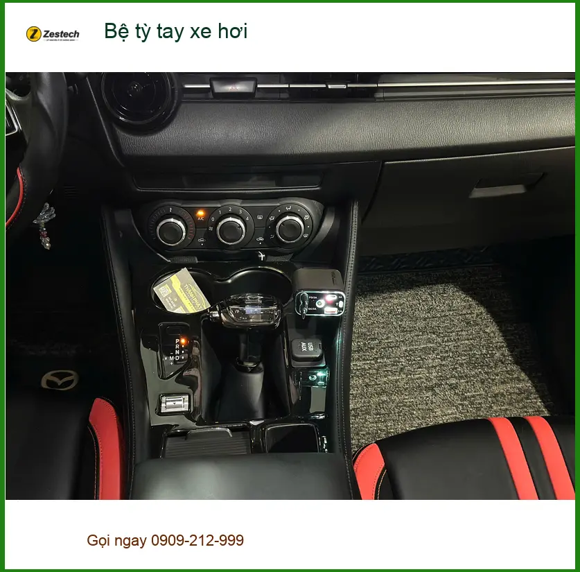 Anh Tấn lắp bệ tỳ tay xe hơi Hyundai Accent tại Quận 9 để lái xe thoải mái hơn ảnh thực tế 5