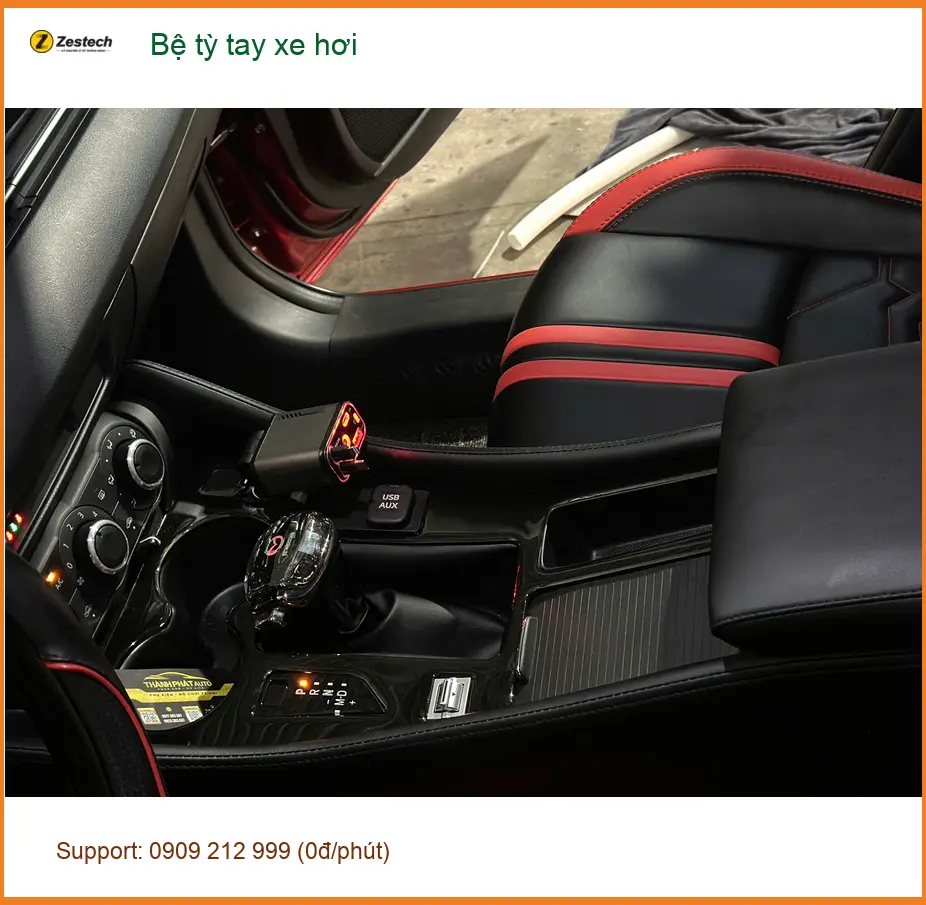 Chú Minh lắp bệ tỳ tay xe hơi cho Hyundai Accent ở Quận 1 để lái xe đỡ mỏi ảnh thực tế 4