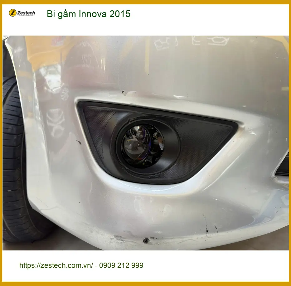 Anh Tùng độ bi gầm cho Innova 2015 tại Quận 10 vì đèn zin quá yếu khi trời tối