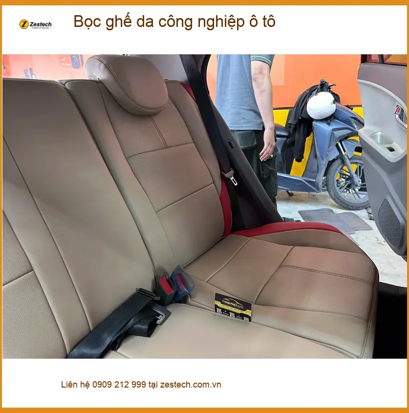 Chị Thùy bọc ghế da công nghiệp ô tô Honda CRV tại Thủ Đức ảnh thực tế 2