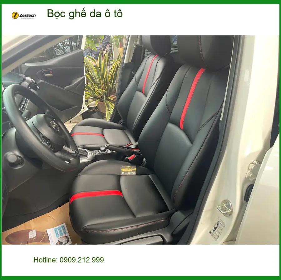 Chú Tùng bọc ghế da ô tô Hyundai Accent tại Hóc Môn để nội thất sạch đẹp hơn