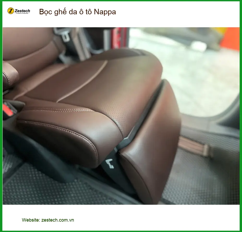 Chị Mai bọc ghế da ô tô Nappa MG ZS Quận Bình Tân làm mới xe.