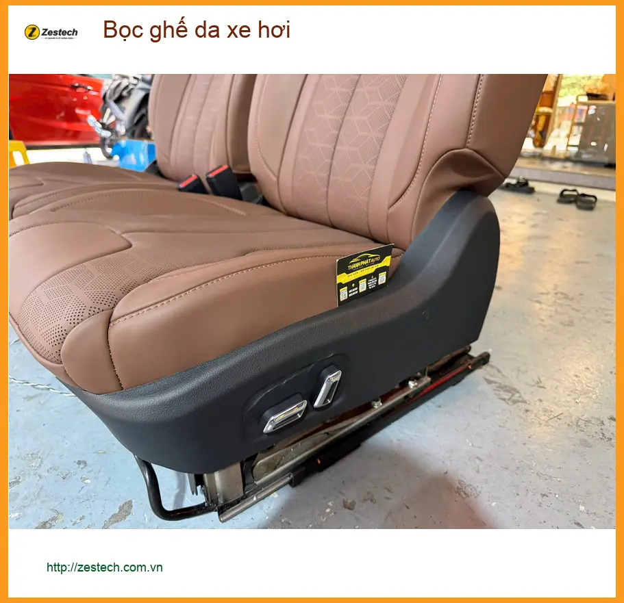 Cô Thảo bọc ghế da xe hơi Hyundai Accent tại Quận Thủ Đức vì nội thất xe cũ đã xuống cấp