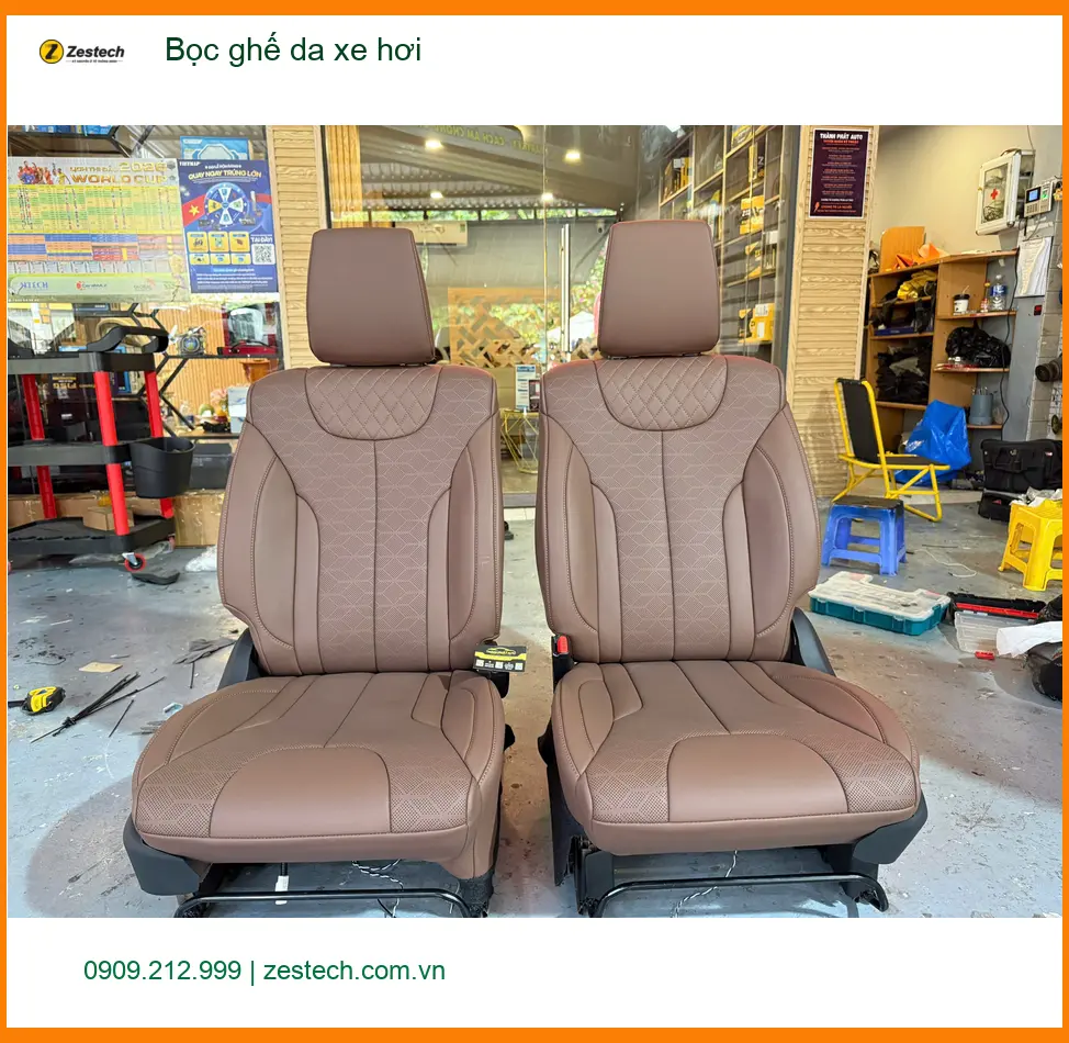 Cô Thảo bọc ghế da xe hơi Hyundai Accent tại Quận Thủ Đức vì nội thất xe cũ đã xuống cấp ảnh thực tế 2