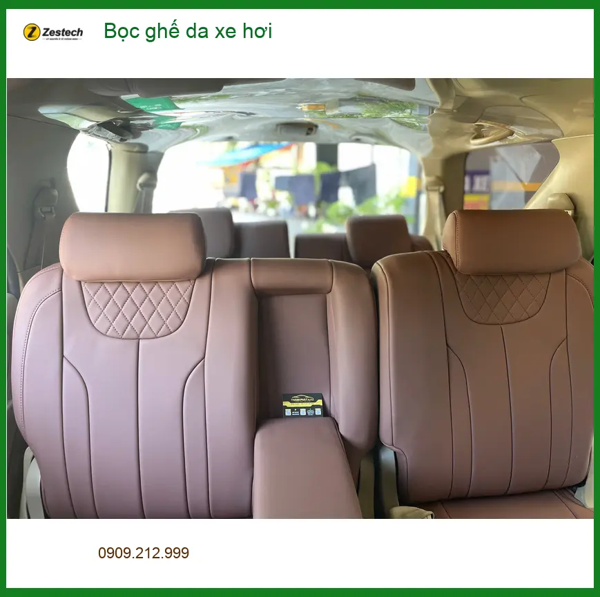 Cô Hạnh bọc ghế da xe hơi Honda CR-V để nâng tầm không gian nội thất Quận 2