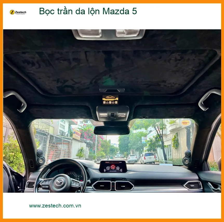 Anh Vĩnh bọc trần da lộn cho Mazda 5 tại Bình Chánh vì trần xe cũ xuống cấp, gây bí bách ảnh thực tế 3