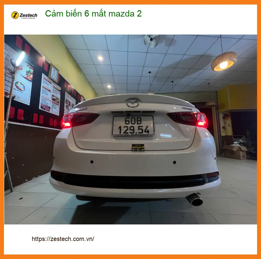 Anh Quang lắp cảm biến 6 mắt Mazda 2 tại Quận Thủ Đức tránh va chạm khi đỗ xe ảnh thực tế 3