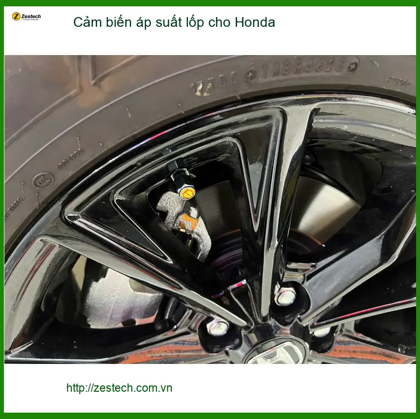 Anh Huy lắp cảm biến áp suất lốp cho Honda CR-V tại Củ Chi để an tâm khi di chuyển