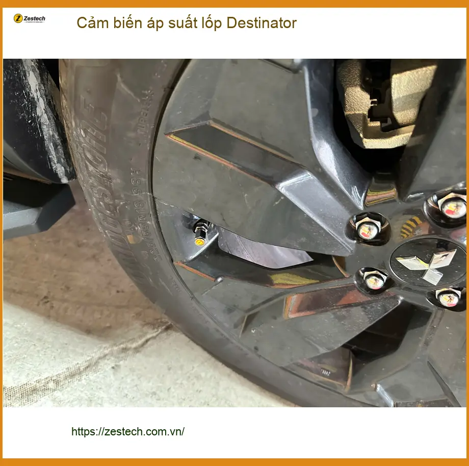 Anh Dũng lắp Cảm biến áp suất lốp Destinator cho Mazda 3 Quận 4 ảnh thực tế 2