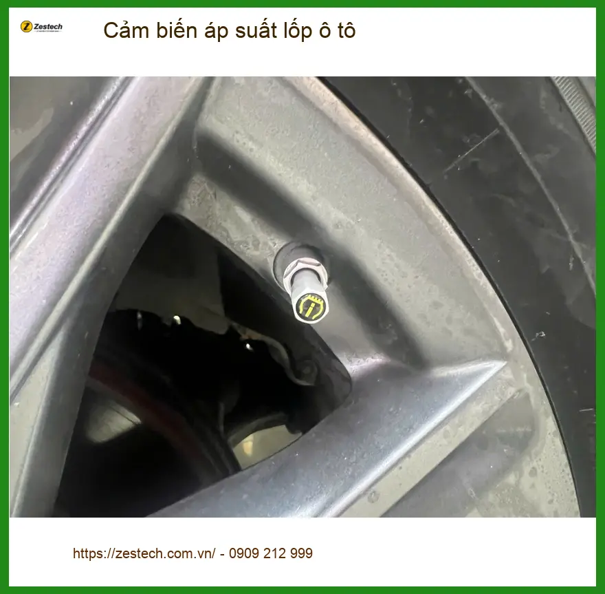 Anh Tùng lắp cảm biến áp suất lốp ô tô Suzuki XL7 tại Thủ Đức để đảm bảo an toàn ảnh thực tế 3