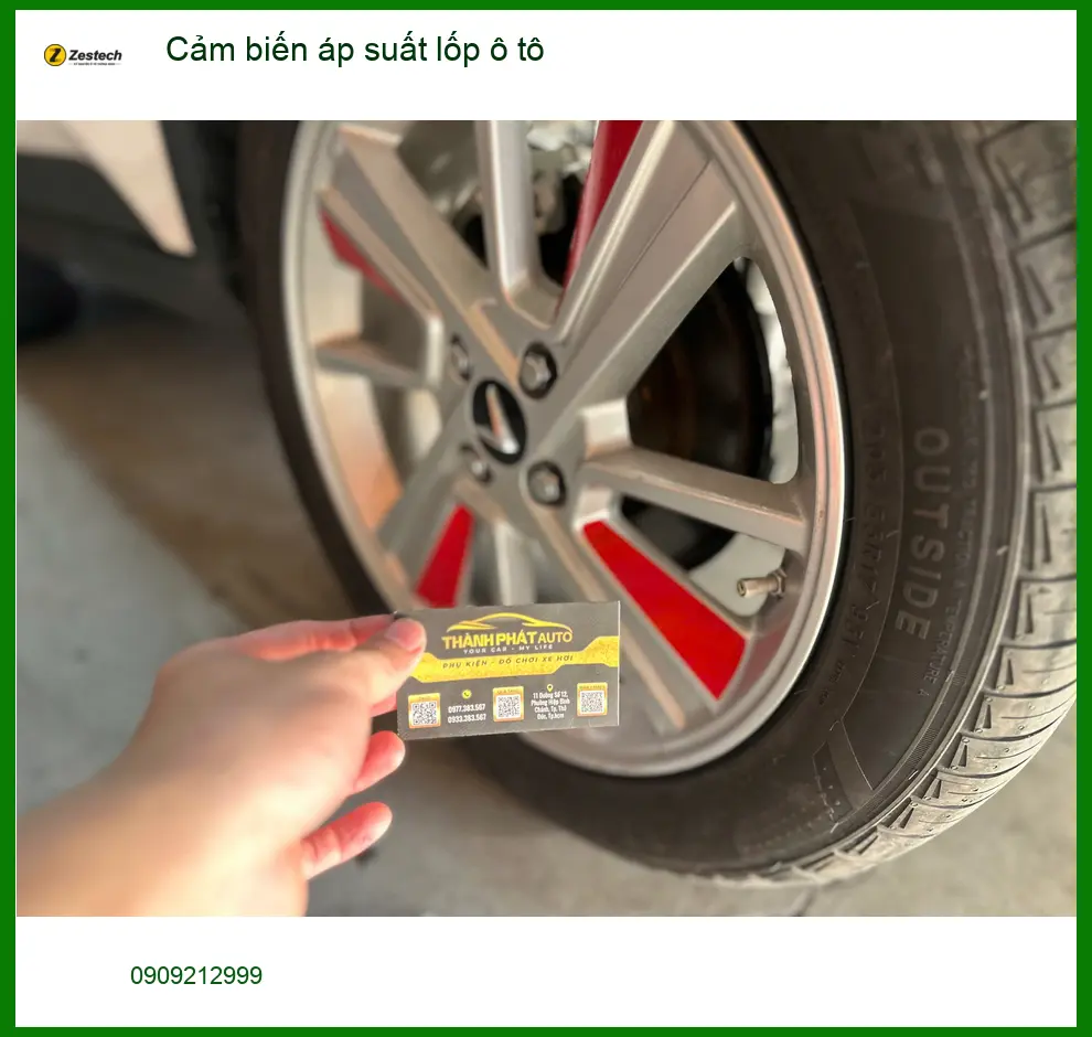 Anh Thế Vinh lắp cảm biến áp suất lốp cho Toyota Cross tại Củ Chi ảnh thực tế 3