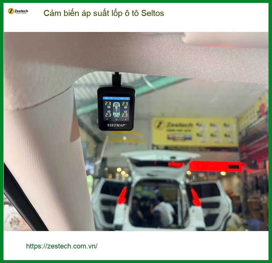 Anh Khải lắp cảm biến áp suất lốp Seltos tại Hóc Môn để an tâm lái xe đường dài