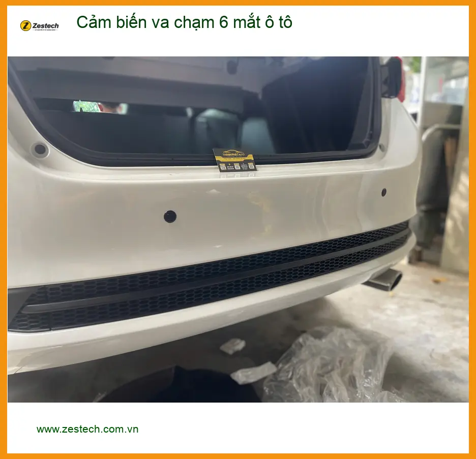 Chú Sơn lắp cảm biến va chạm 6 mắt ô tô cho Toyota Camry tại Quận 12. ảnh thực tế 2