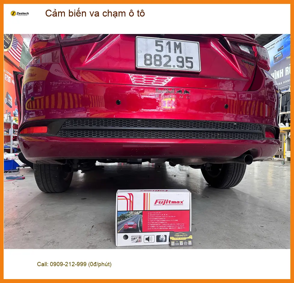 Anh Long lắp cảm biến va chạm ô tô cho Honda CRV tại Quận 9 để đỗ xe an toàn hơn.