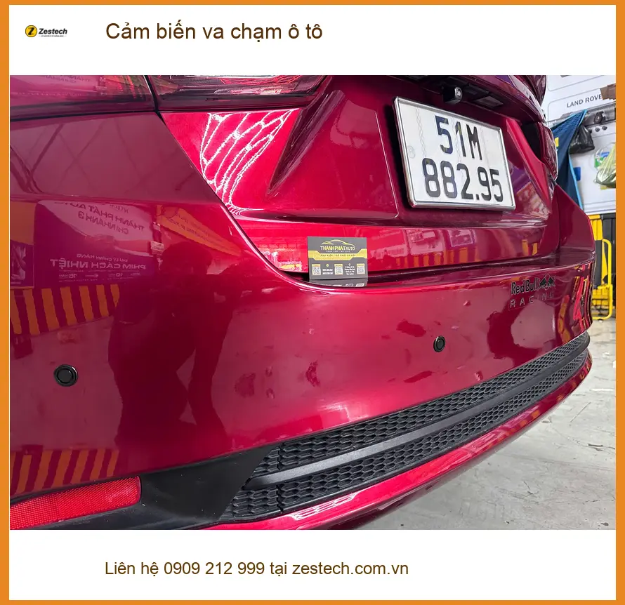 Anh Long lắp cảm biến va chạm ô tô cho Honda CRV tại Quận 9 để đỗ xe an toàn hơn. ảnh thực tế 2
