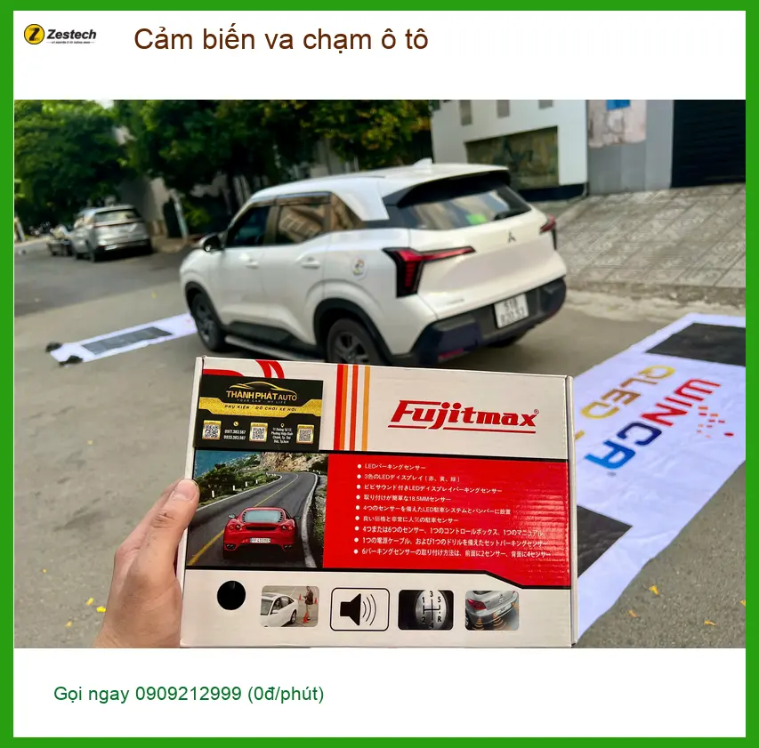 Chú Minh lắp cảm biến va chạm ô tô cho Honda CR-V tại Hóc Môn để đậu xe an toàn hơn