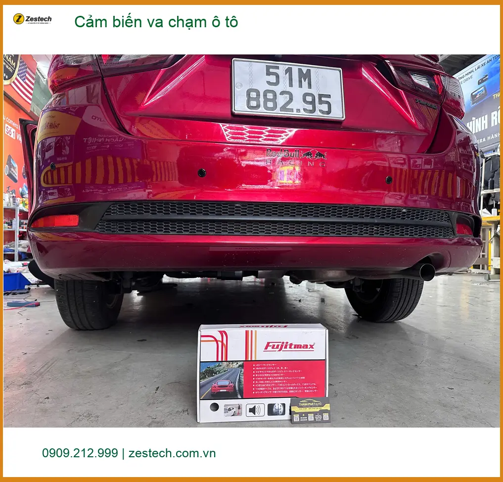 Cô Lan Chi lắp cảm biến va chạm ô tô Toyota Camry tại Quận 11 an toàn ảnh thực tế 5