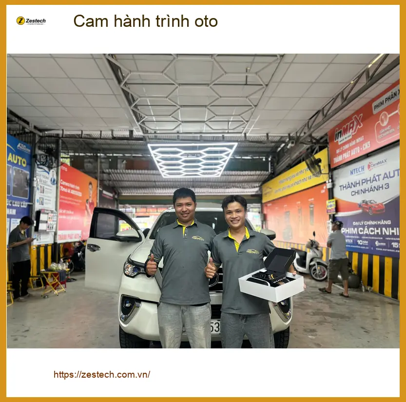 Chị Thảo lắp Cam hành trình oto Honda HR-V tại Nhà Bè để tiện ghi hình ảnh thực tế 3