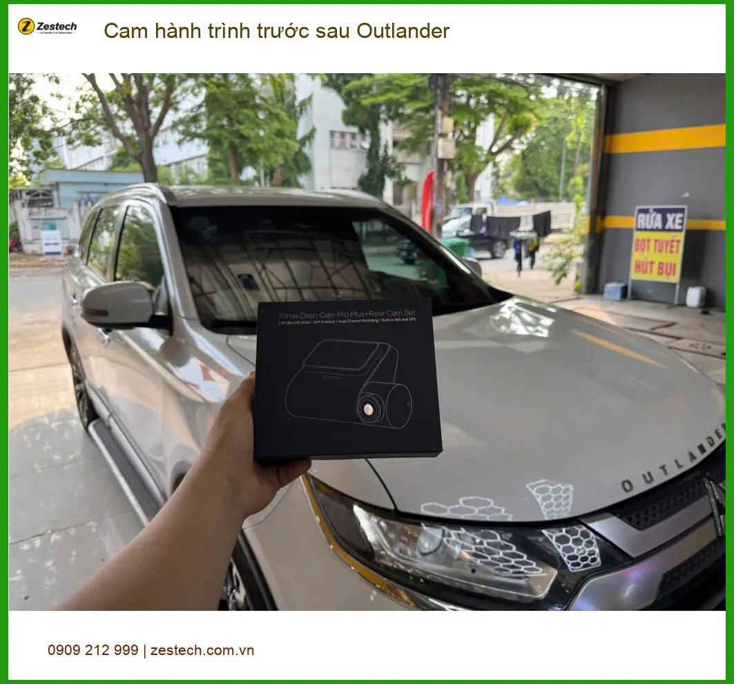 Anh Khải lắp cam hành trình trước sau Outlander tại Quận 9 để an tâm lái xe