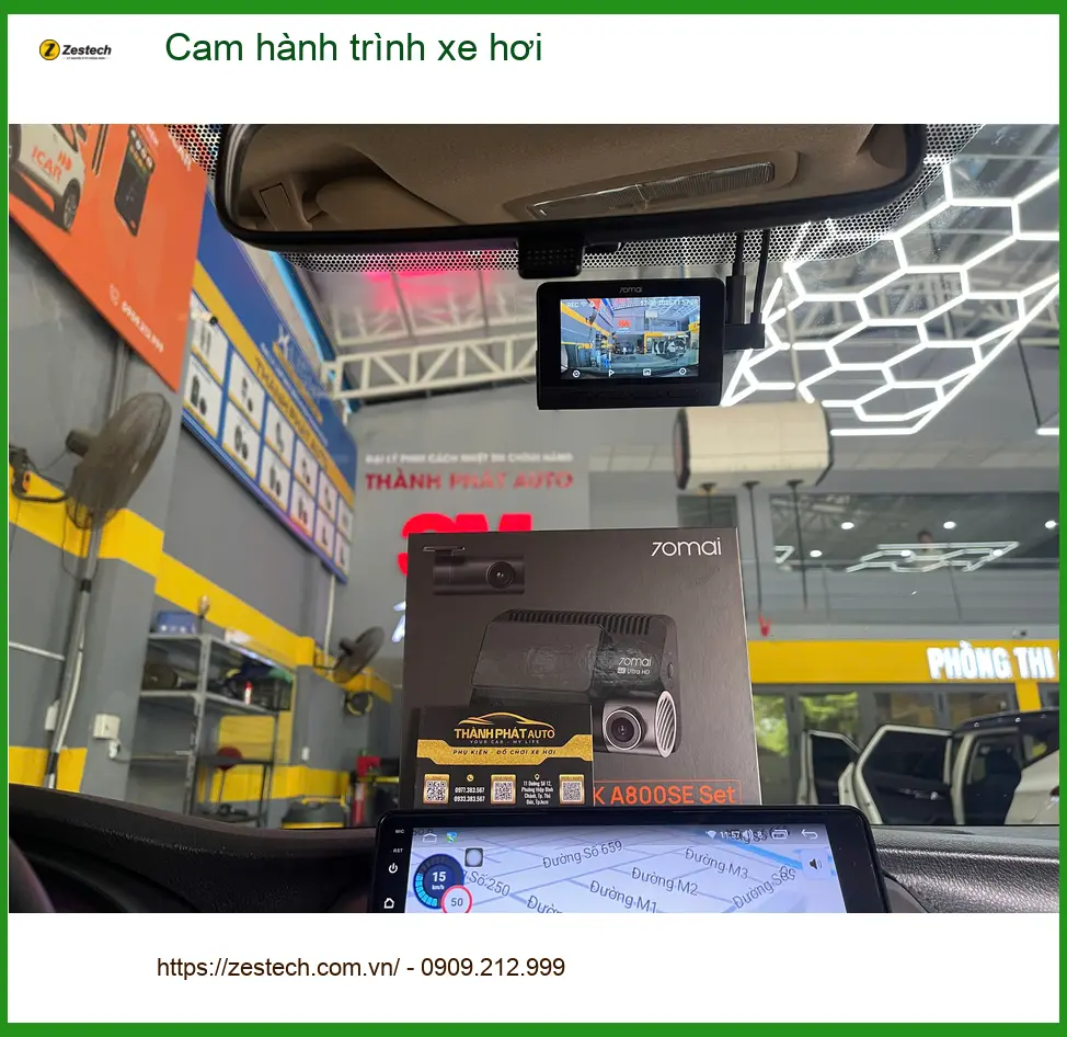 Chú Lâm lắp cam hành trình xe hơi Toyota Cross tại Cửa hàng uy tín Quận Tân Bình