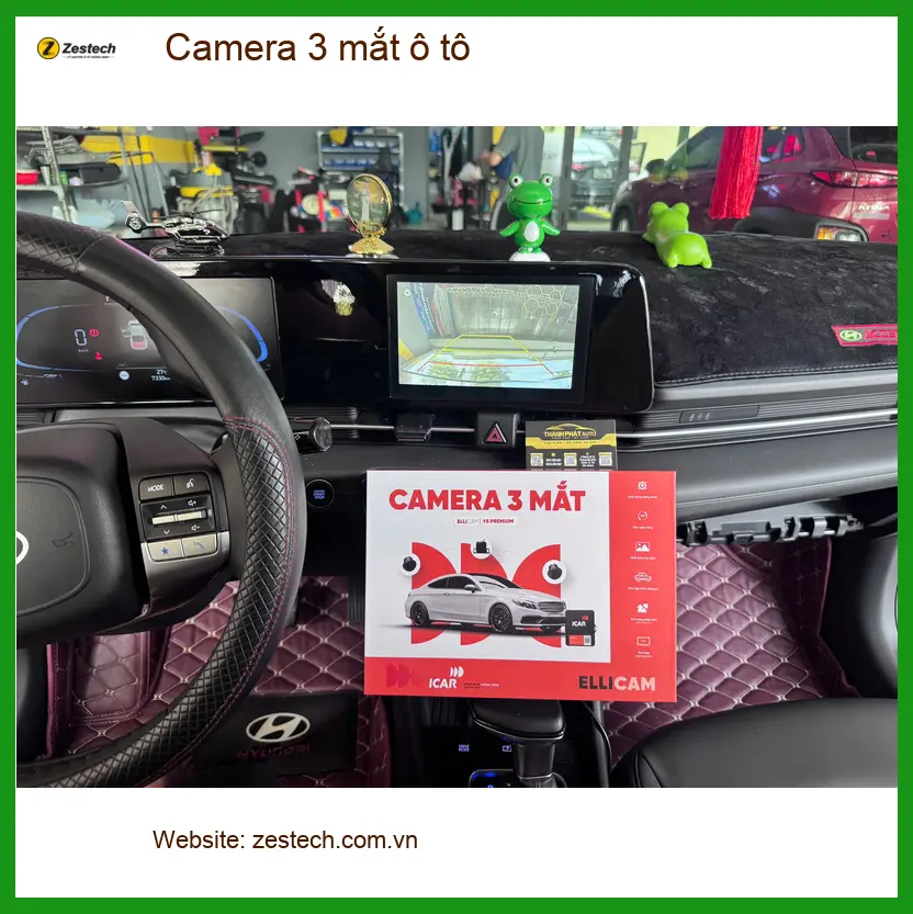 Anh Minh lắp Camera 3 mắt ô tô Honda CRV tại Quận 2 để quan sát tốt hơn