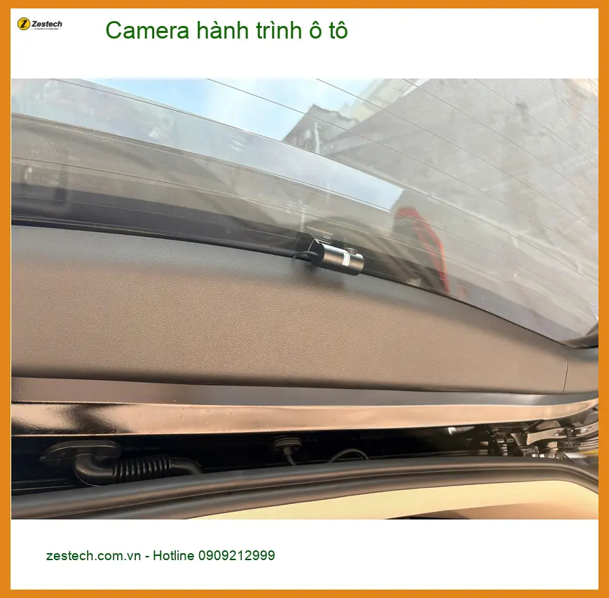 Chị Thảo lắp camera hành trình ô tô cho Kia Carnival tại Cần Giờ