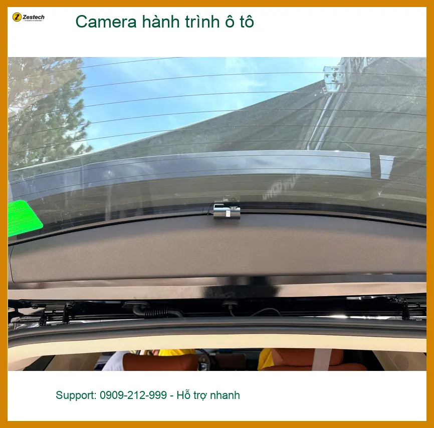 Chị Thảo lắp camera hành trình ô tô cho Kia Carnival tại Cần Giờ ảnh thực tế 4