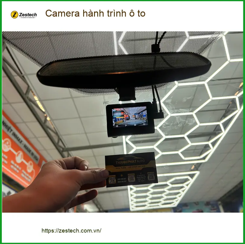 Anh Trọng lắp Camera hành trình ô tô cho Honda HR-V tại Quận 8 để ghi lại hành trình rõ nét ảnh thực tế 3