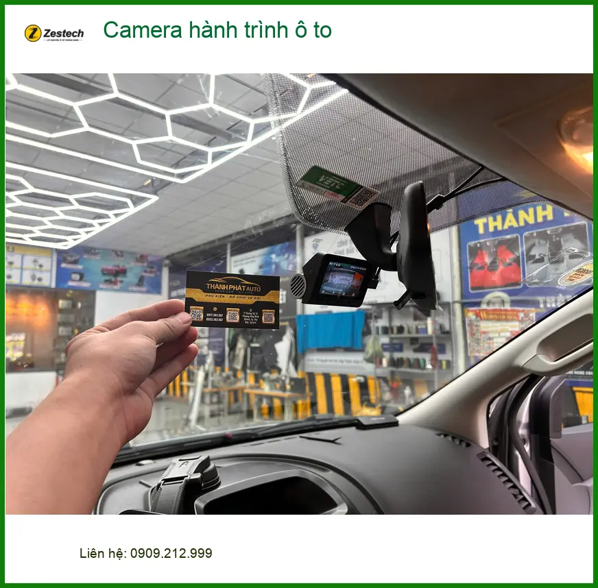 Anh Trọng lắp Camera hành trình ô tô cho Honda HR-V tại Quận 8 để ghi lại hành trình rõ nét ảnh thực tế 4