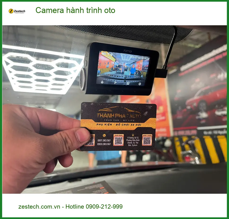 Chị Mai lắp Camera hành trình oto Honda Civic tại Quận 9 để ghi lại hành trình