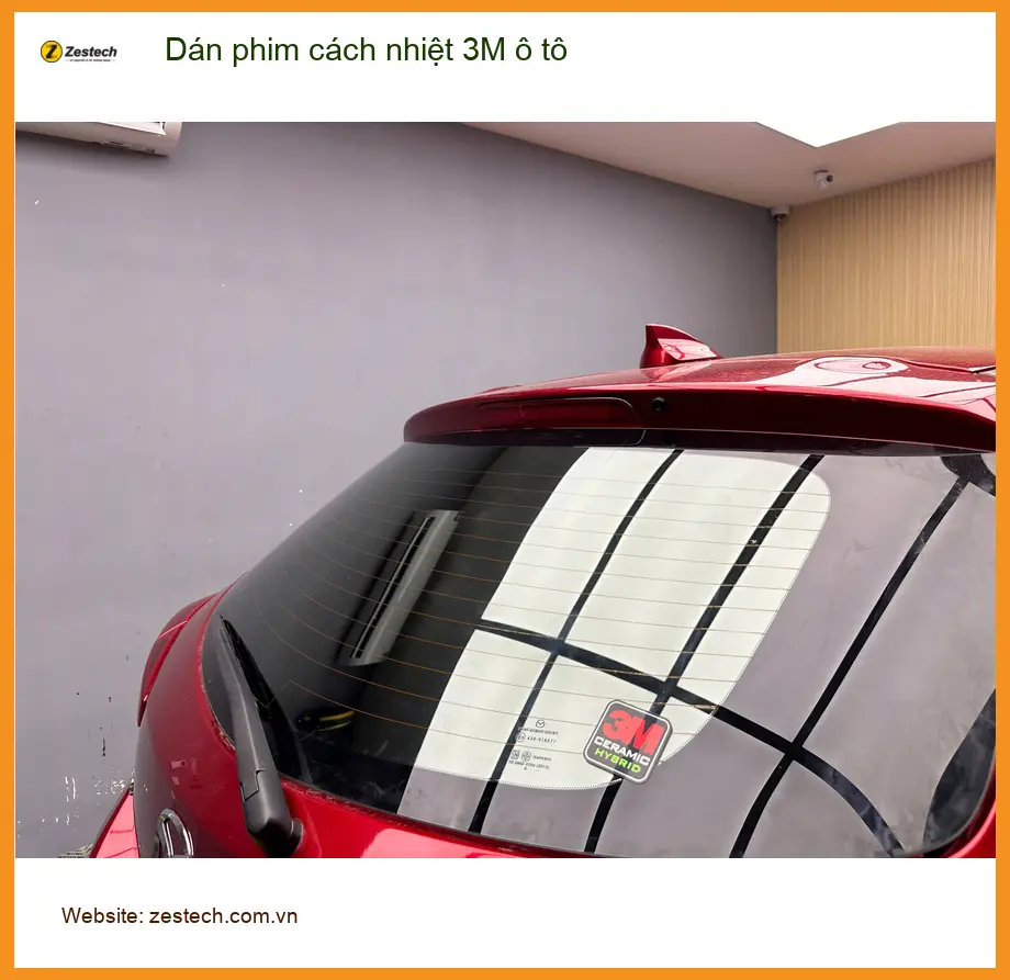 Anh Tùng dán phim cách nhiệt 3M ô tô Hyundai Accent tại Quận Phú Nhuận vì xe thường xuyên đậu ngoài trời ảnh thực tế 2